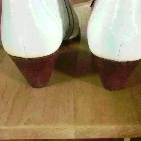 Free People New Frontier Western Cowgirl White Pointed Toe Distressed Boots 39.5 - Picture 6 of 13